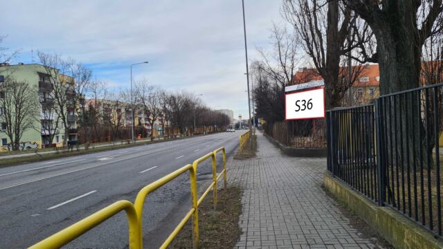 S36 — ul. Zamenhofa (Urząd Skarbowy) kier centrum