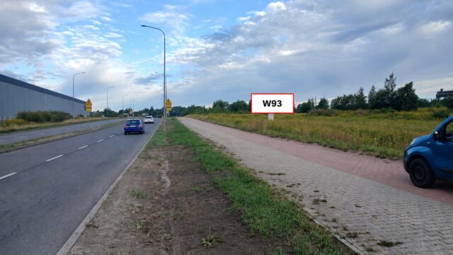 W93 — ul. Szczawieńska — przód, 1. od Biedronki, kierunek Struga